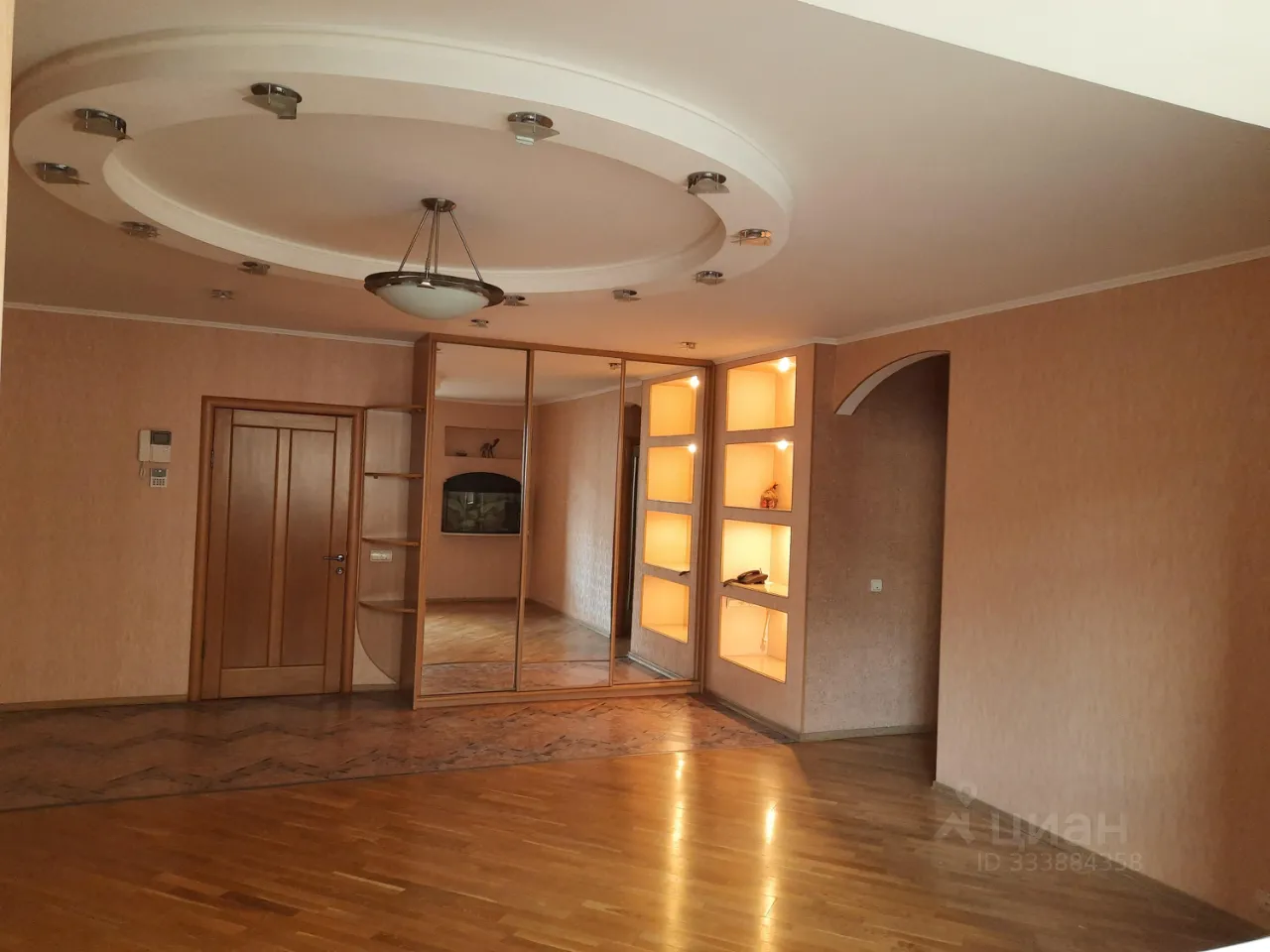 4-к квартира, 130 м², 6/10 эт.