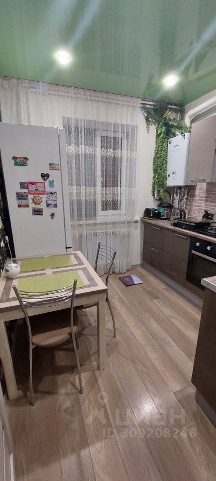 1-к квартира, 40 м², 3/3 эт.