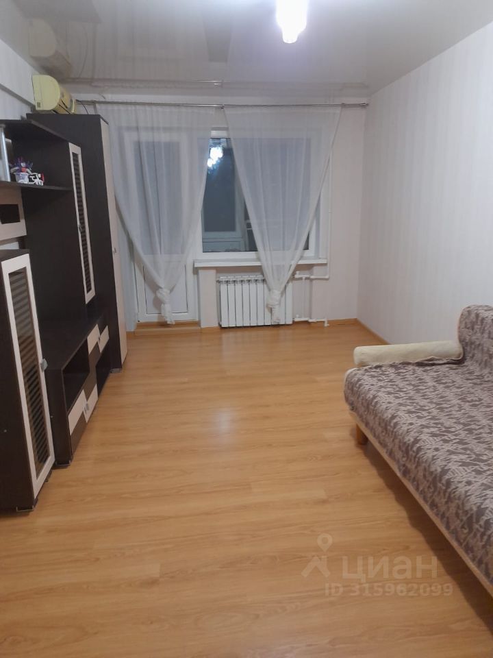 2-к квартира, 42 м², 3/5 эт.