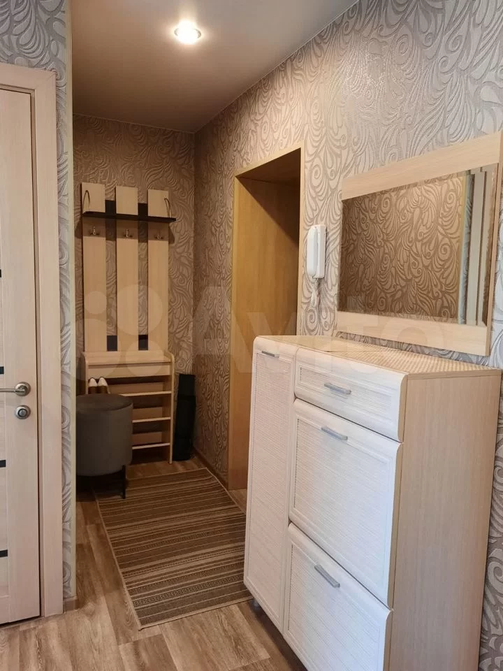 1-к квартира, 42 м², 2/9 эт.